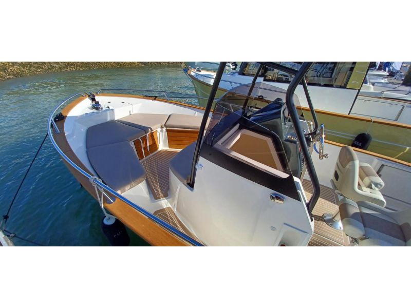 RHEA MARINE 23 Open V 2
