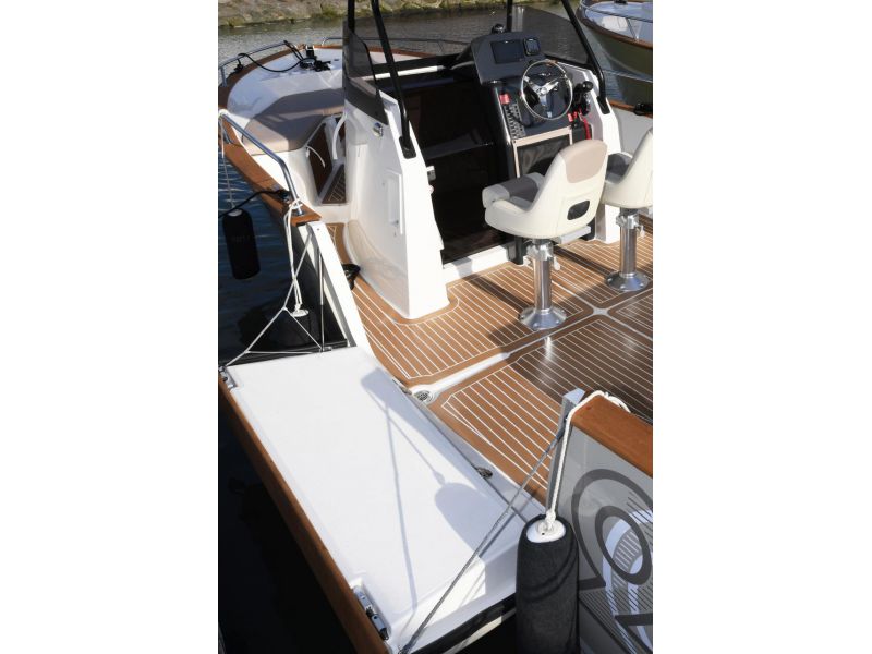 RHEA MARINE 23 Open V 2