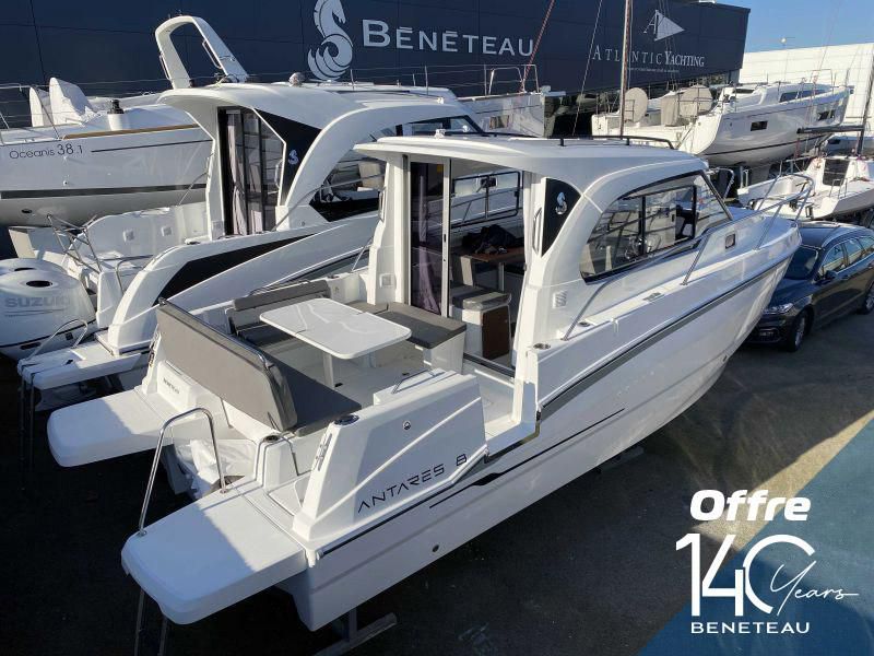 BENETEAU Antares 8