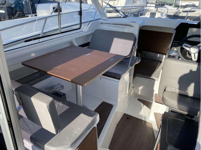 BENETEAU Antares 8