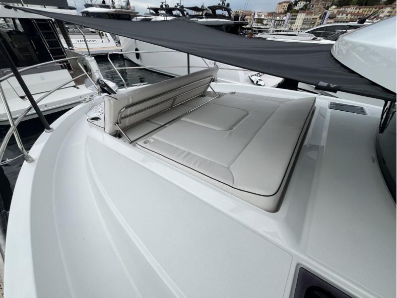 BENETEAU Swift Trawler 37 Fly