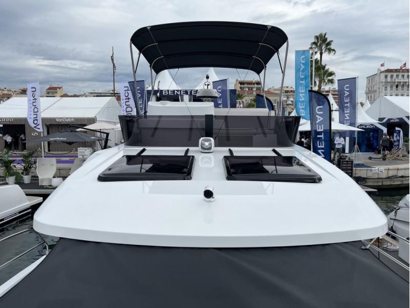 BENETEAU Swift Trawler 37 Fly