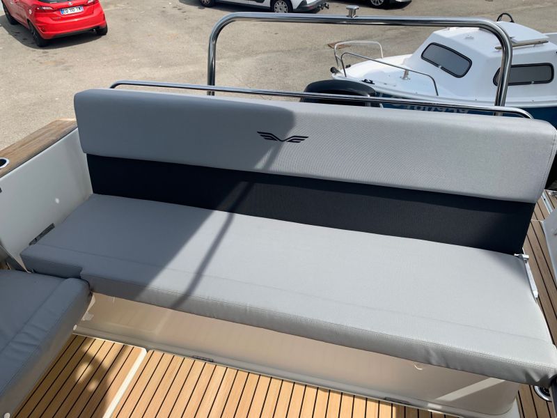 BENETEAU FLYER 8.8 SUNDECK occasion