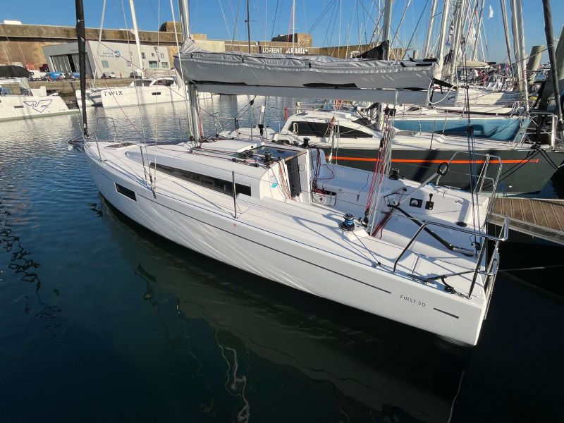 BENETEAU FIRST 30