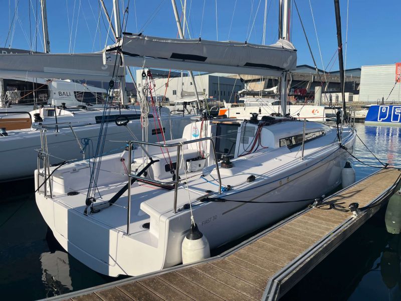 BENETEAU FIRST 30