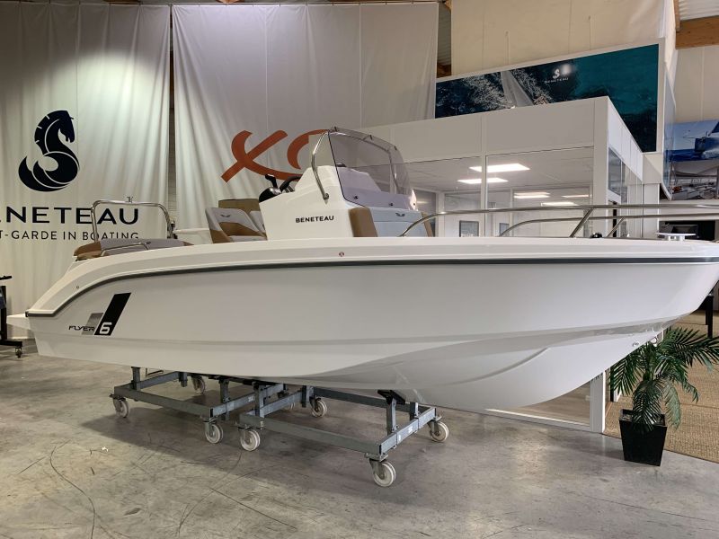 BENETEAU FLYER 6 SPACEDECK