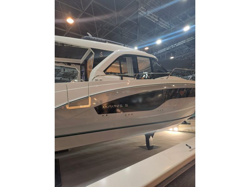 BENETEAU Antares 9 V2