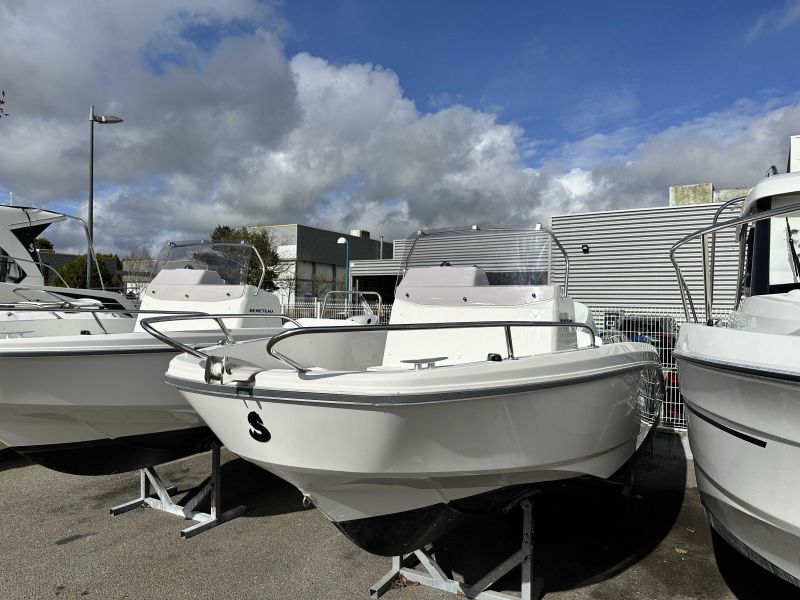 BENETEAU FLYER 6 SPACEDECK occasion
