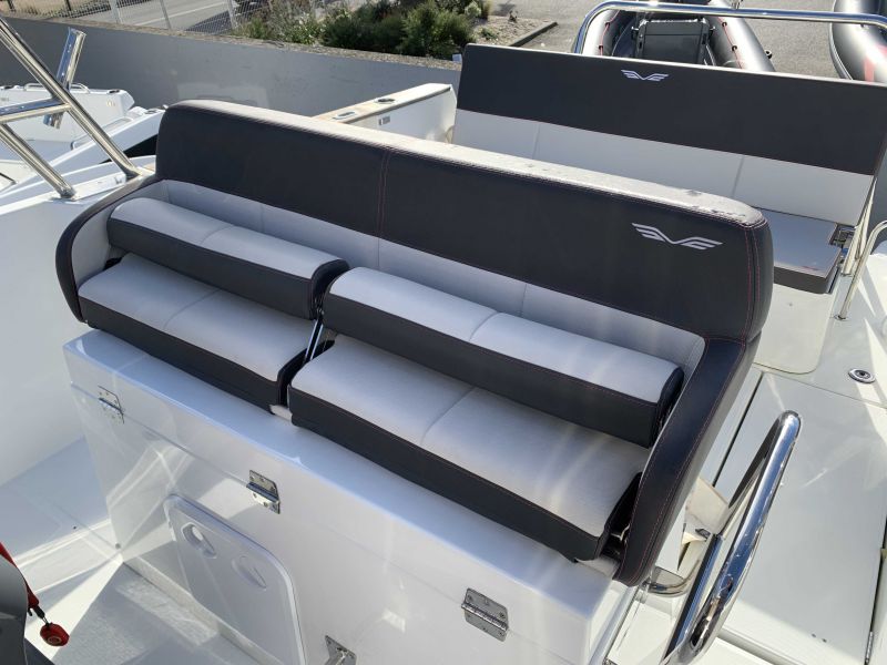 BENETEAU FLYER 8.8 SPACEDECK occasion