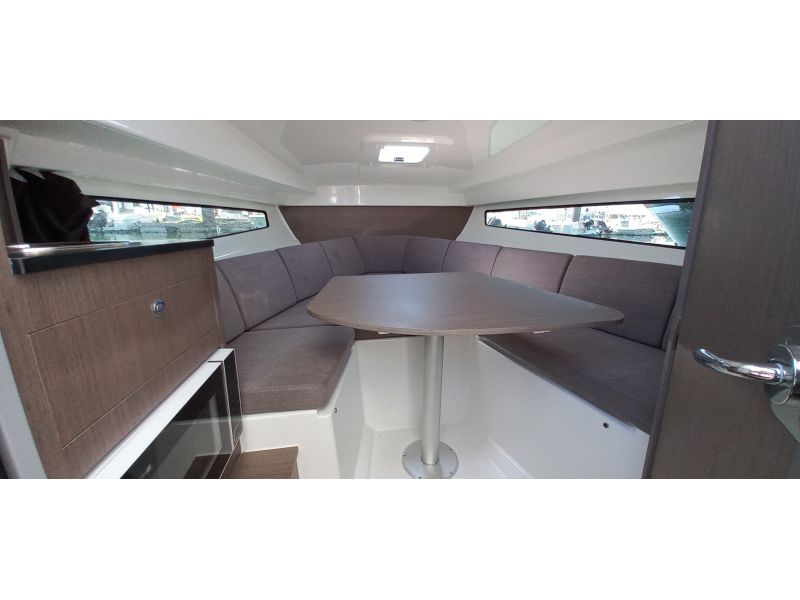 BENETEAU FLYER 8 SUNDECK V2