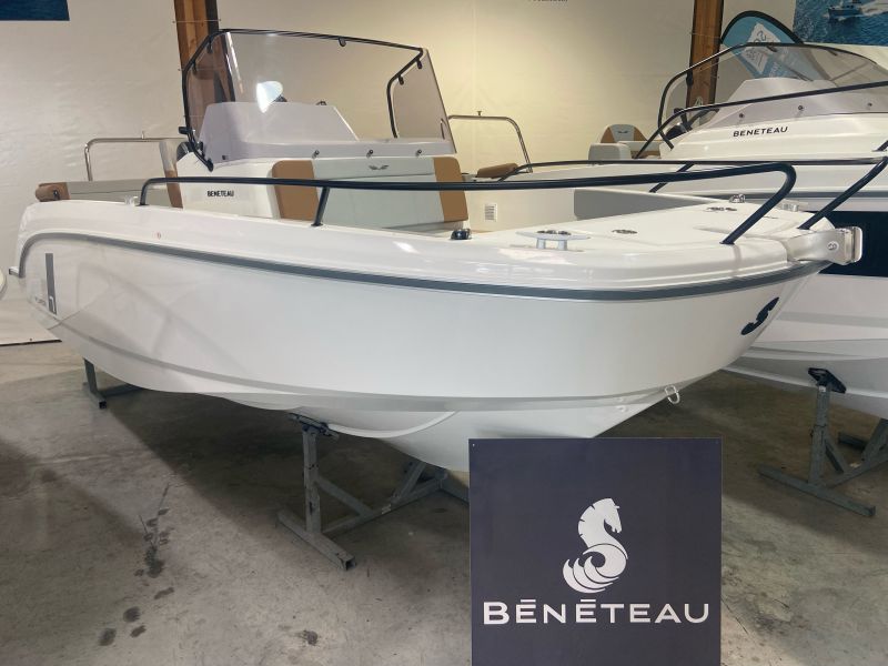 BENETEAU FLYER 7 SPACEDECK