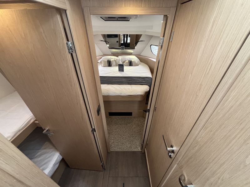 BENETEAU Swift Trawler 37 Fly