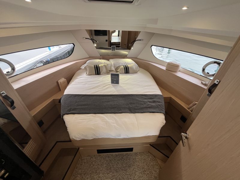 BENETEAU Swift Trawler 37 Fly
