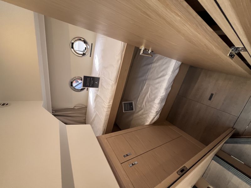 BENETEAU Swift Trawler 37 Fly