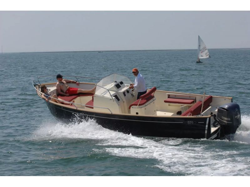 RHEA MARINE 27 Open