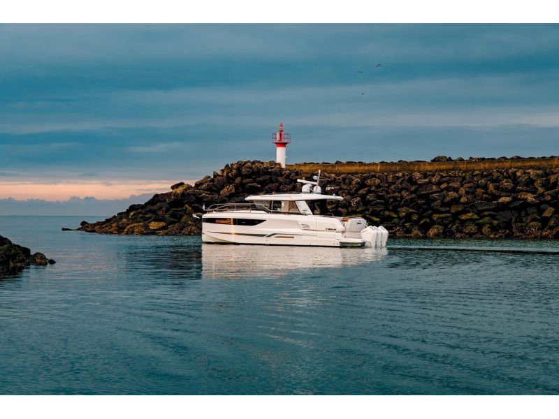 WELLCRAFT 44 Explorer