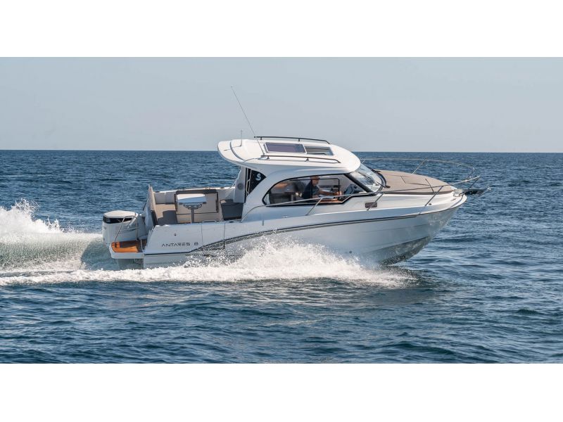 BENETEAU Antares 8