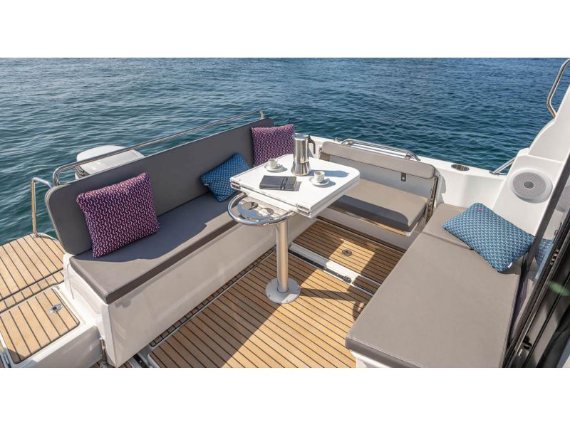 BENETEAU Antares 8