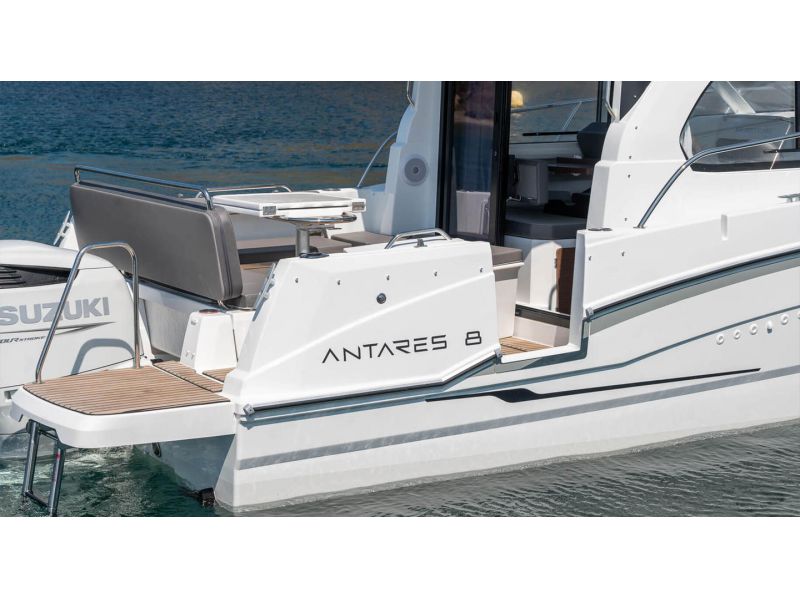 BENETEAU Antares 8