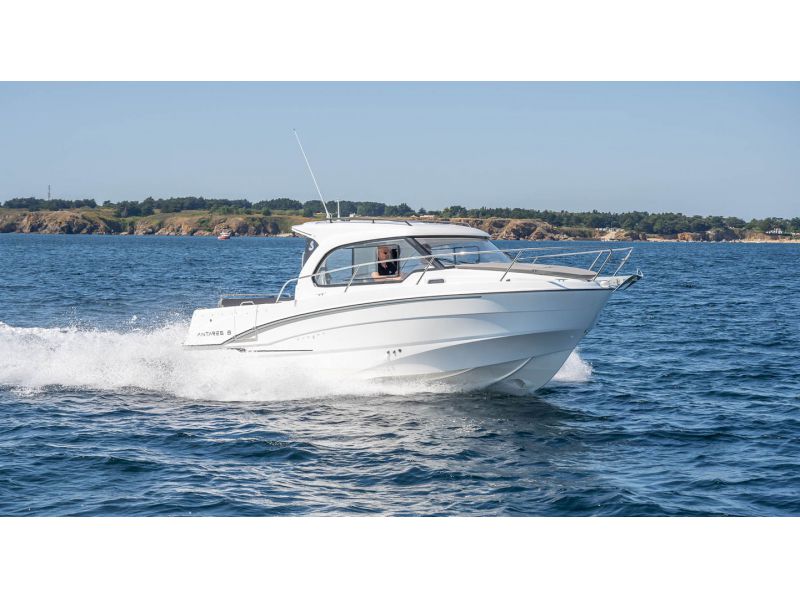 BENETEAU Antares 8