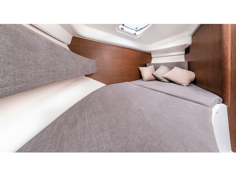 BENETEAU Antares 8