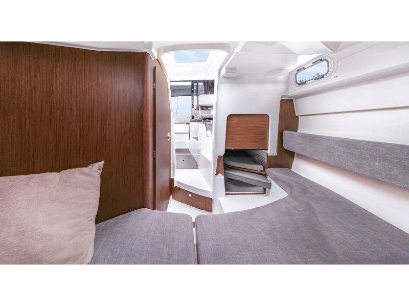 BENETEAU Antares 8