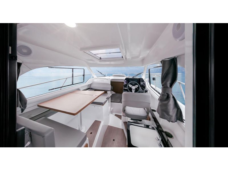 BENETEAU Antares 8
