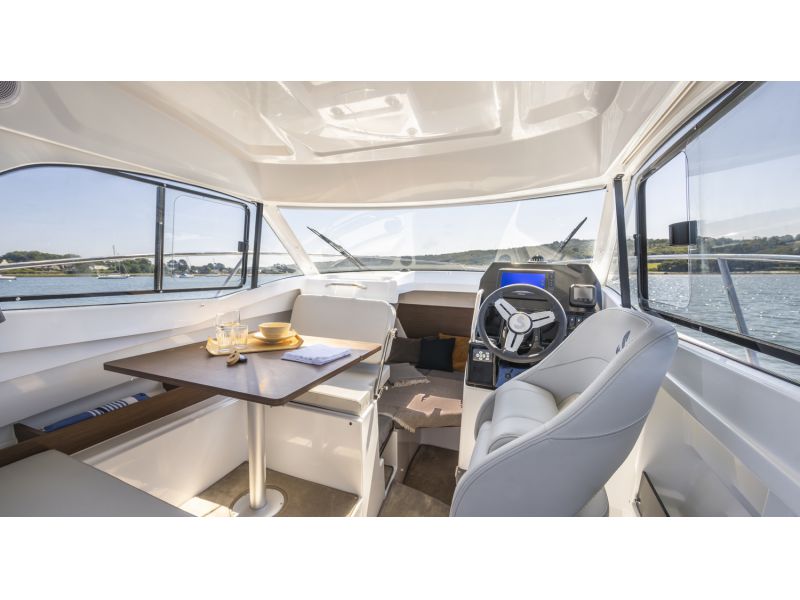 BENETEAU Antares 7 Fishing