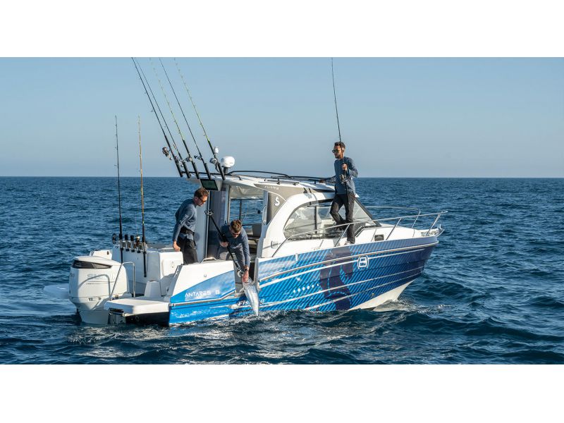 BENETEAU Antares 8 Fishing
