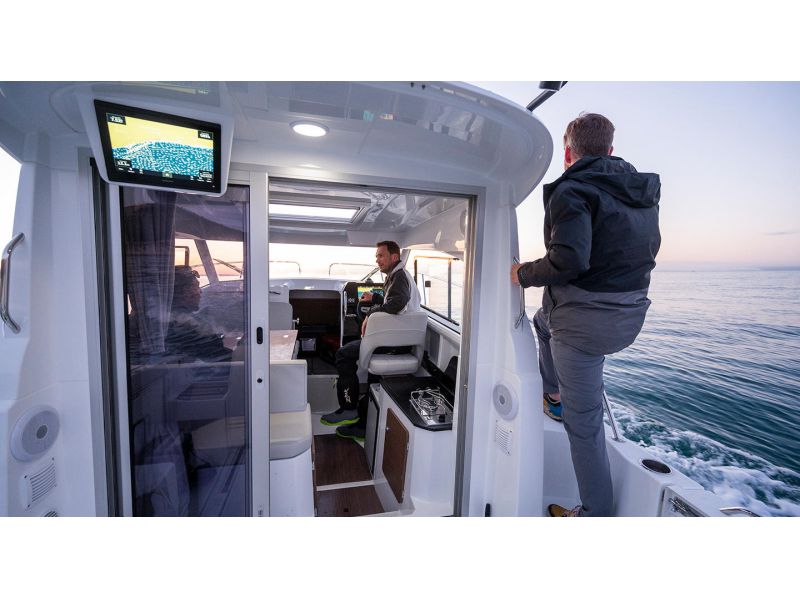 BENETEAU Antares 8 Fishing