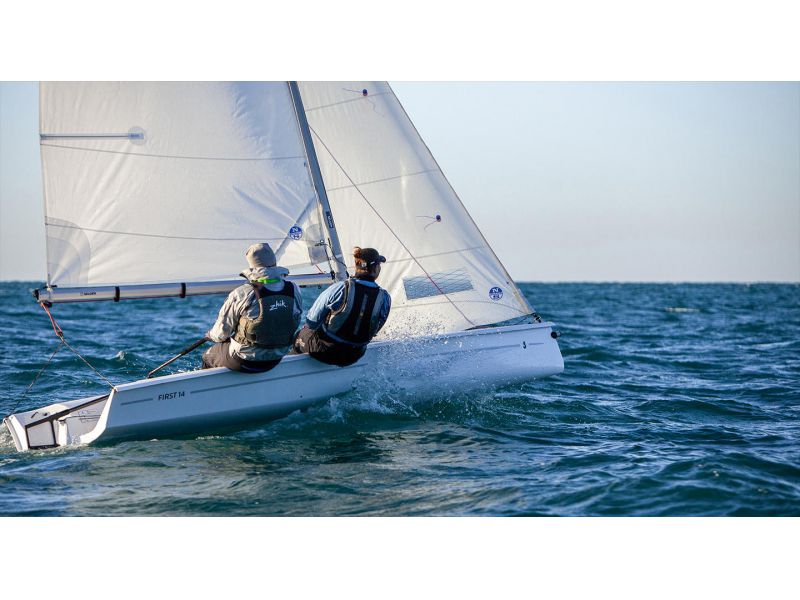 BENETEAU First 14