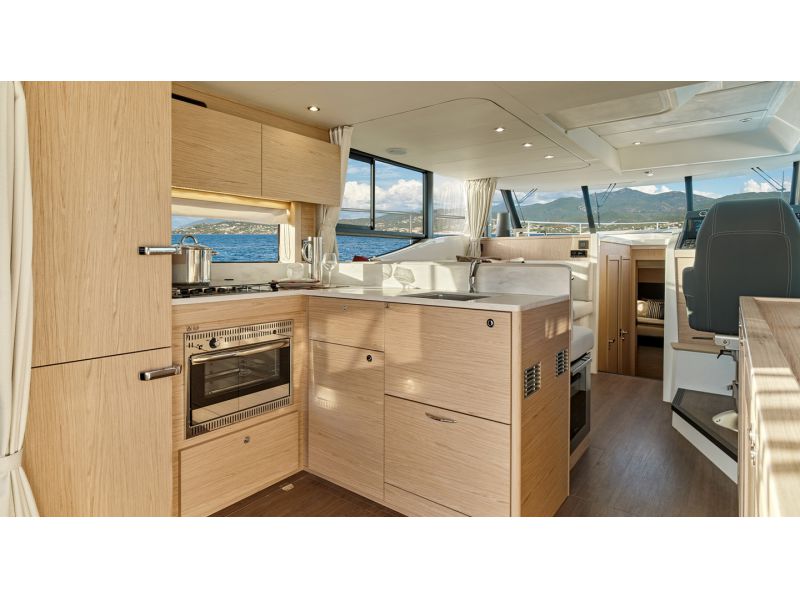 BENETEAU Swift Trawler 48