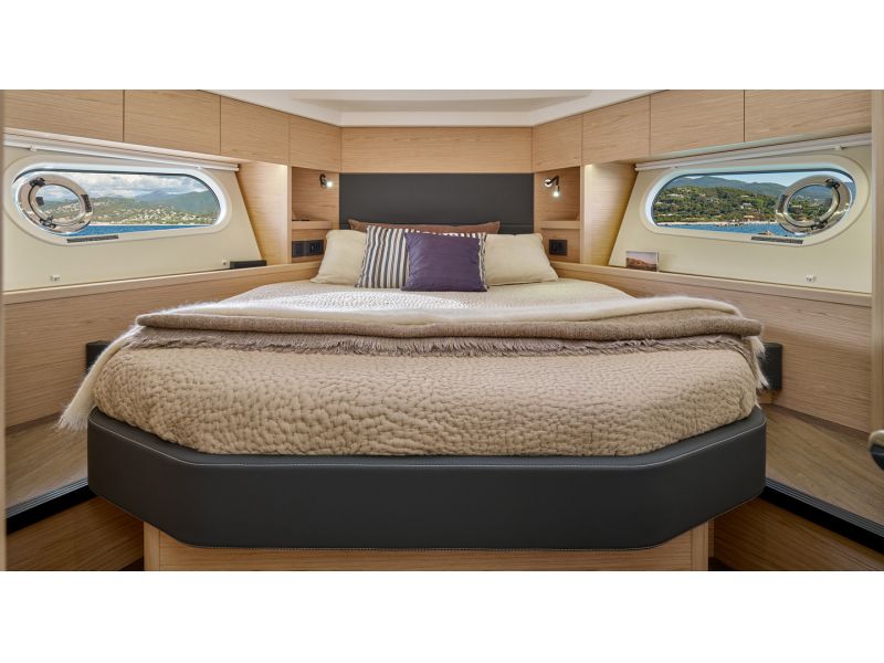 BENETEAU Swift Trawler 48