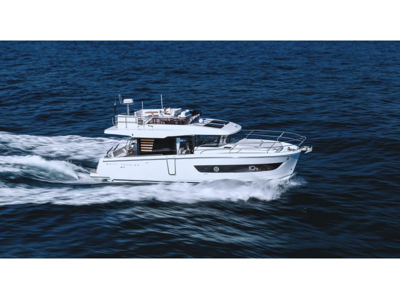 BENETEAU Swift Trawler 37 Fly