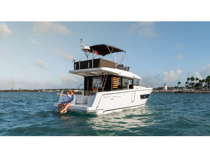 BENETEAU Swift Trawler 37 Fly