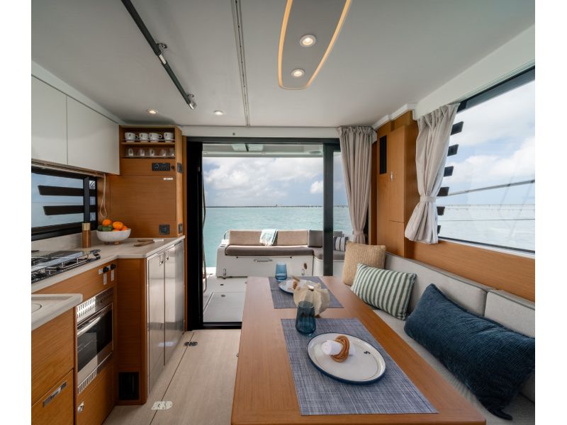 BENETEAU Swift Trawler 37 Fly