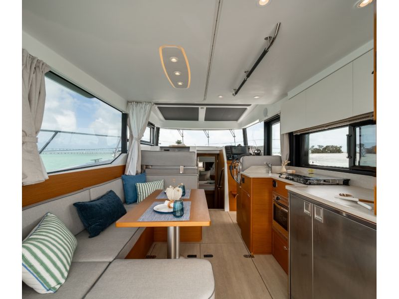 BENETEAU Swift Trawler 37 Fly
