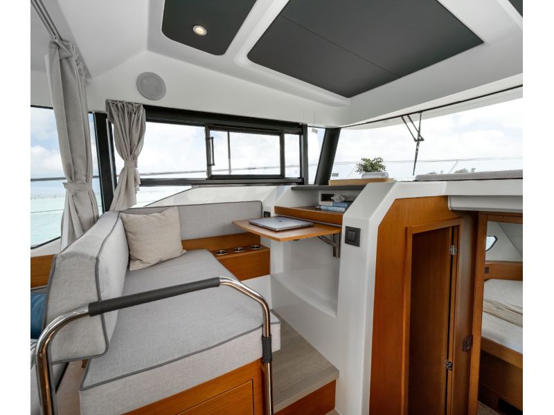 BENETEAU Swift Trawler 37 Fly