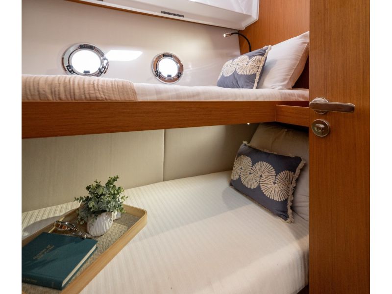 BENETEAU Swift Trawler 37 Fly